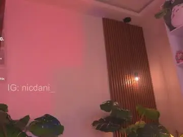Chaturbate Live Sex Cam of nicdani_1