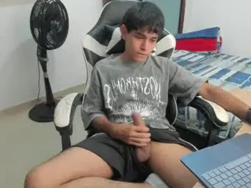 Chaturbate Live Sex Cam of ronaldmq20