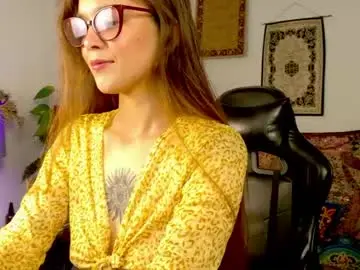 Chaturbate Live Sex Cam of littlehoneyshroom