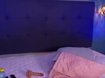 Chaturbate Live Sex Cam of ray_lily