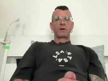 Chaturbate Live Sex Cam of 1_hot_minute
