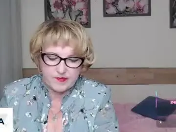 Chaturbate Nude Webcam of mature_blonde7