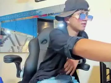 Chaturbate Watch Live Sex Cams of mr_dylan1