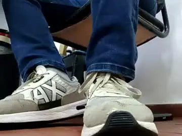 Chaturbate Free Live Porn of waltherfeet_