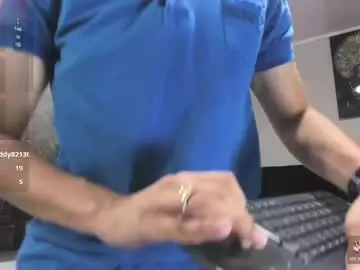 Chaturbate Free Live Porn of adam_walker_1