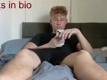 Chaturbate Free Porn Cam of lildyl06