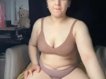 Chaturbate Watch Live Sex Cams of ema_lov3