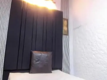 Chaturbate Free Porn Cam of emily_collins69