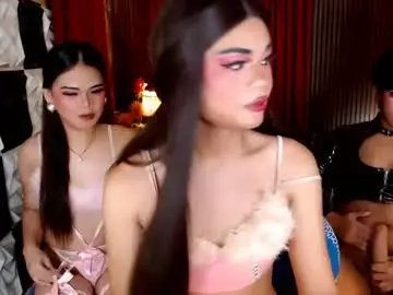 Chaturbate Live Sex Cam of ellahemperialts