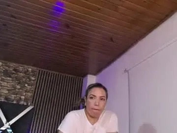 Chaturbate Live Sex Cam of marie_hss