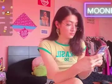 Chaturbate Free Live Porn of moonfiredance