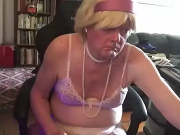 Chaturbate Live Sex Cam of pantyvloletlace