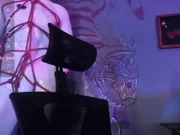 Chaturbate Live Sex Cam of regina_iris