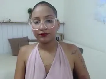 Chaturbate Live Sex Cam of rubi_diamondk