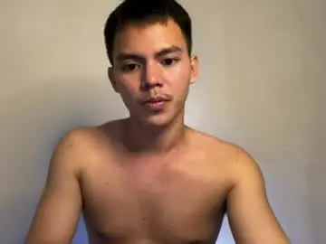 Chaturbate Live Sex Cam of andrei_kiing