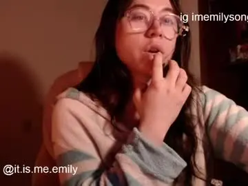 Chaturbate Live Sex Cam of emily_pearl_