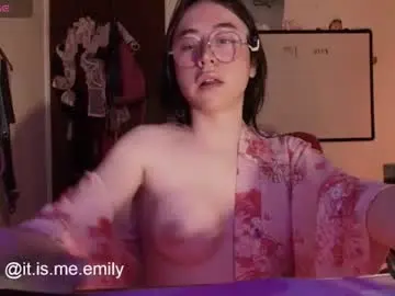 Chaturbate Live Porn of emily_pearl_