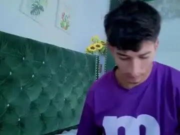 Chaturbate Live Sex Cam of zaynmoretti