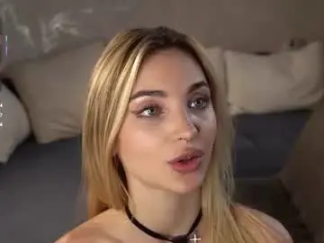 Chaturbate Live Sex Cam of beckymadsons