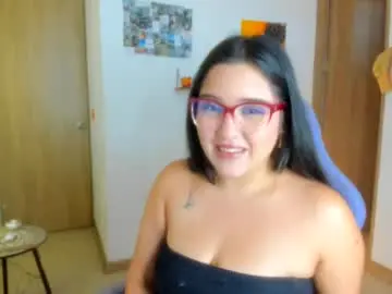 Chaturbate Sex Cam of juli_santos_22