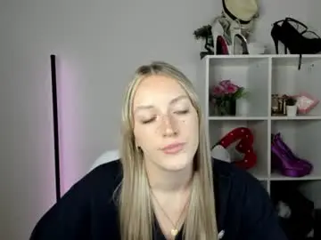 Chaturbate Adult Video Chat of evelynblond