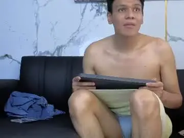 Chaturbate Live Sex Cam of party_with_medellin23