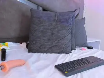 Chaturbate Sex Cam of alisson_garcia1