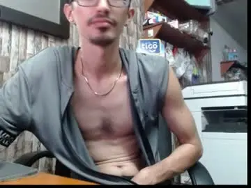 Chaturbate Free Porn Cam of jhosuamoore2