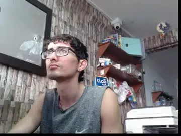 Chaturbate Live Porn of jhosuamoore2