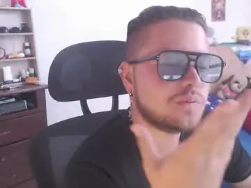 Chaturbate Live Sex Cam of johanleonsweetboy