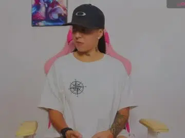 Chaturbate Sex Cam of karoll_horny1