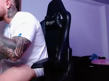 Chaturbate Sex Cam of lliamm_2