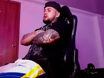 Chaturbate Sex Cam of lliamm_2