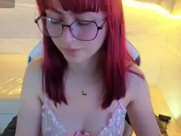 Chaturbate Live Sex Cam of queen_red_v