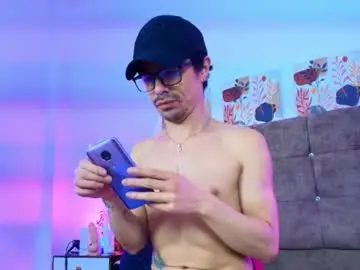 Chaturbate Free Porn Cam of ethan_briggs