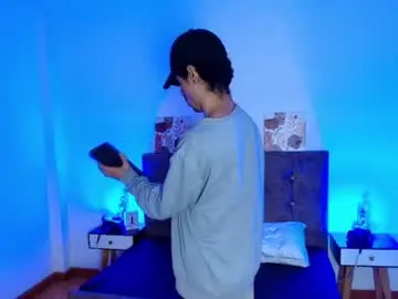 Chaturbate Live Sex Cam of ethan_briggs