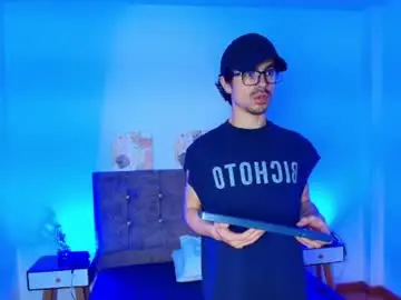 Chaturbate Live Porn of ethan_briggs