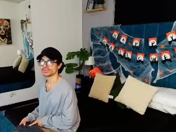 Chaturbate Nude Webcam of ethan_briggs