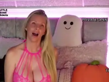 Chaturbate Live Sex Cam of miamilfs