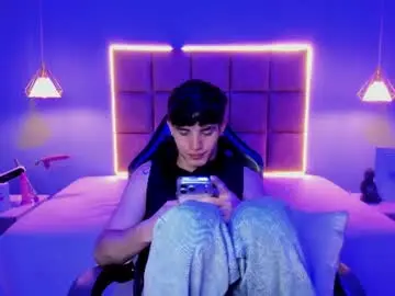 Chaturbate Live Porn of alejootwink