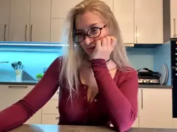 Chaturbate Live Sex Cam of raeannschemmer