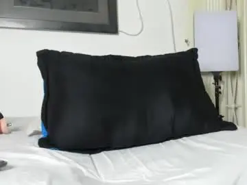 Chaturbate Live Sex Cam of sweatyhairypig1