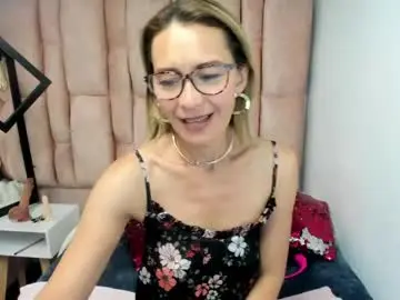 Chaturbate Adult Webcams of issa_milf__