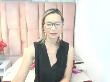 Chaturbate Free Porn Cam of issa_milf__