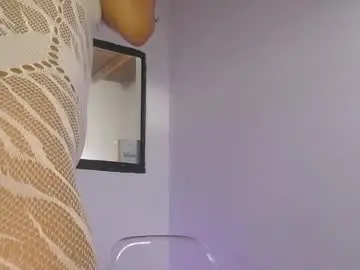 Chaturbate Live Sex Cam of mariwet