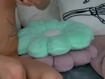 Chaturbate Live Sex Cam of skinnynatty