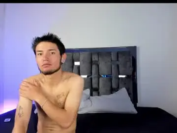 Chaturbate Best live sex cam show of chris_mia__