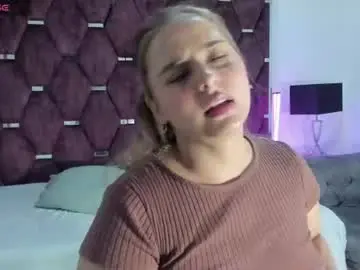 Chaturbate Sex Chat of mikaelastonne