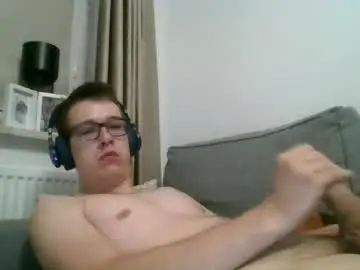 Chaturbate Live Porn of bojownik123