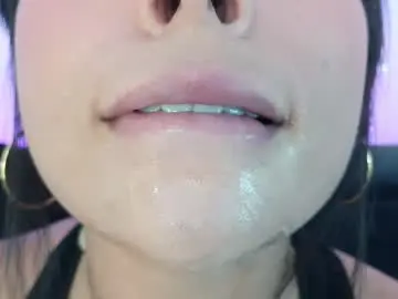 Chaturbate Sex Cam of mia_roux1